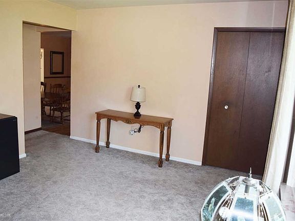 3rd image of 47400 Ladd Ave