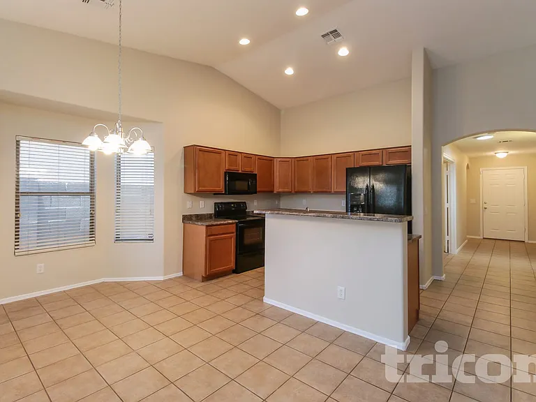 11791 W Belmont Dr — Photo 5