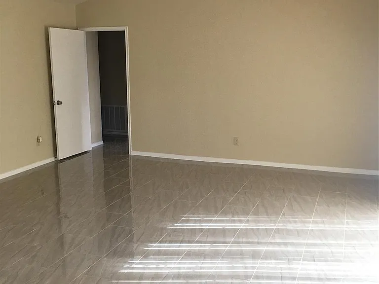 4331 Smooth Oak Ln — Photo 2