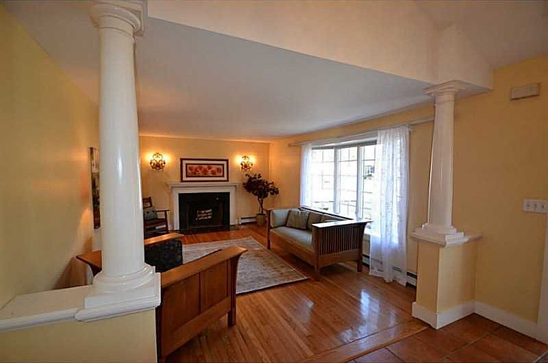 2nd image of 10 Plymouth Dr