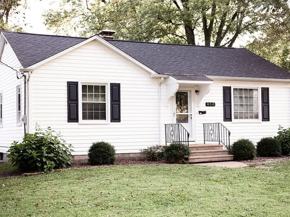 850 N 2nd St, Breese, IL 62230