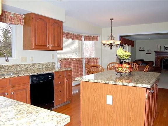 2nd image of 7733 Waters Edge Dr