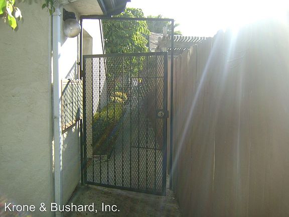 3rd image of 4465 Mississippi St APT 1