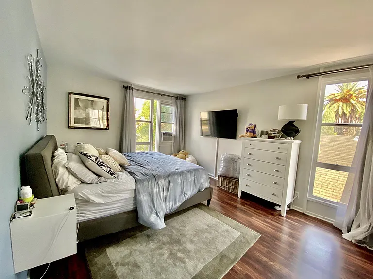 1730 Glendon Ave #7 — Photo 6