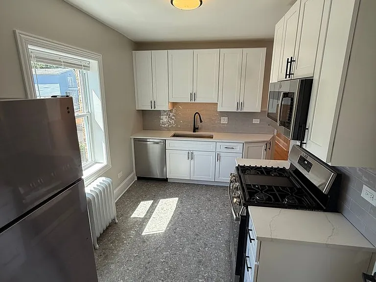 6414-6416 N Richmond St #6418 — Photo 9