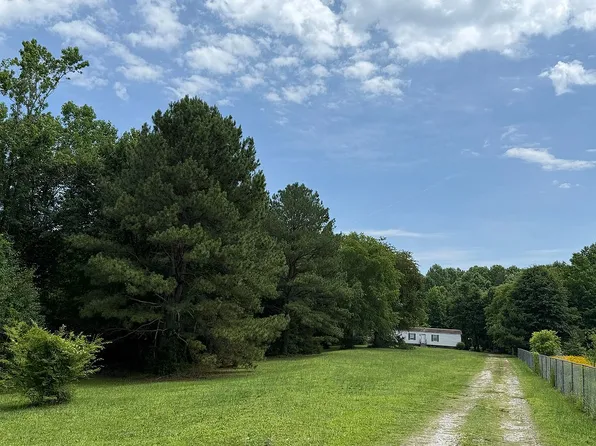 3949 Chickasaw Ct, Wilson, NC 27893