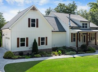 220 Long Rd, Rydal, GA 30171