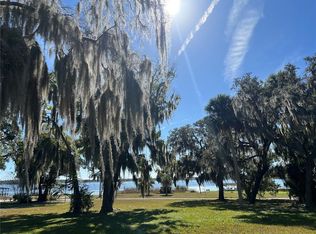 9279 Silver Lake Dr, Leesburg, FL 34788