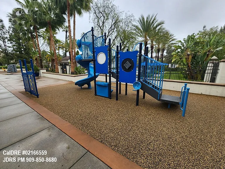 902 N Botanica Ln #D — Photo 16