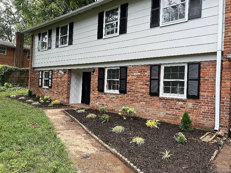 1st image of 3806 Moss Dr