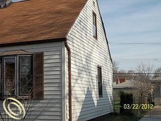 2nd image of 21931 Pleasant St