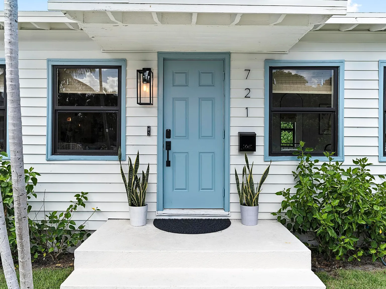 4 bed, 2.0 bath, 1264 sqft, $6,500 — Photo 2