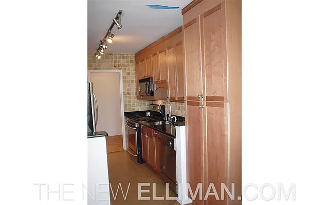 Sold by Douglas Elliman | media 17