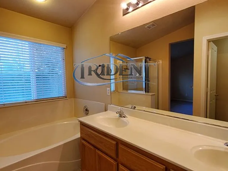 1221 Plumas Links St — Photo 14