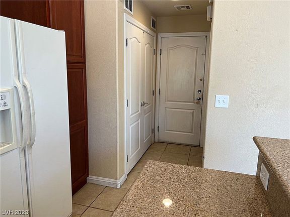 5th image of 10434 Mulvaney Cir