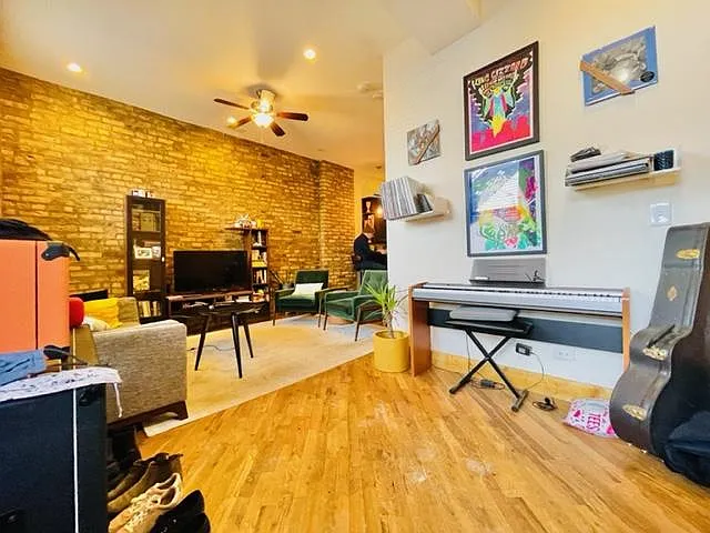 1750 W Augusta Blvd #2R — Photo 4
