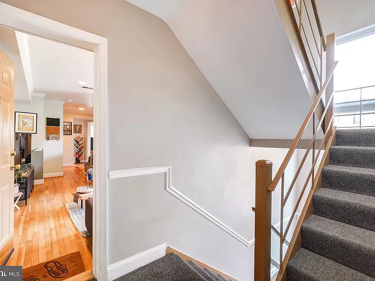 401 Evarts St NE #301 — Photo 6