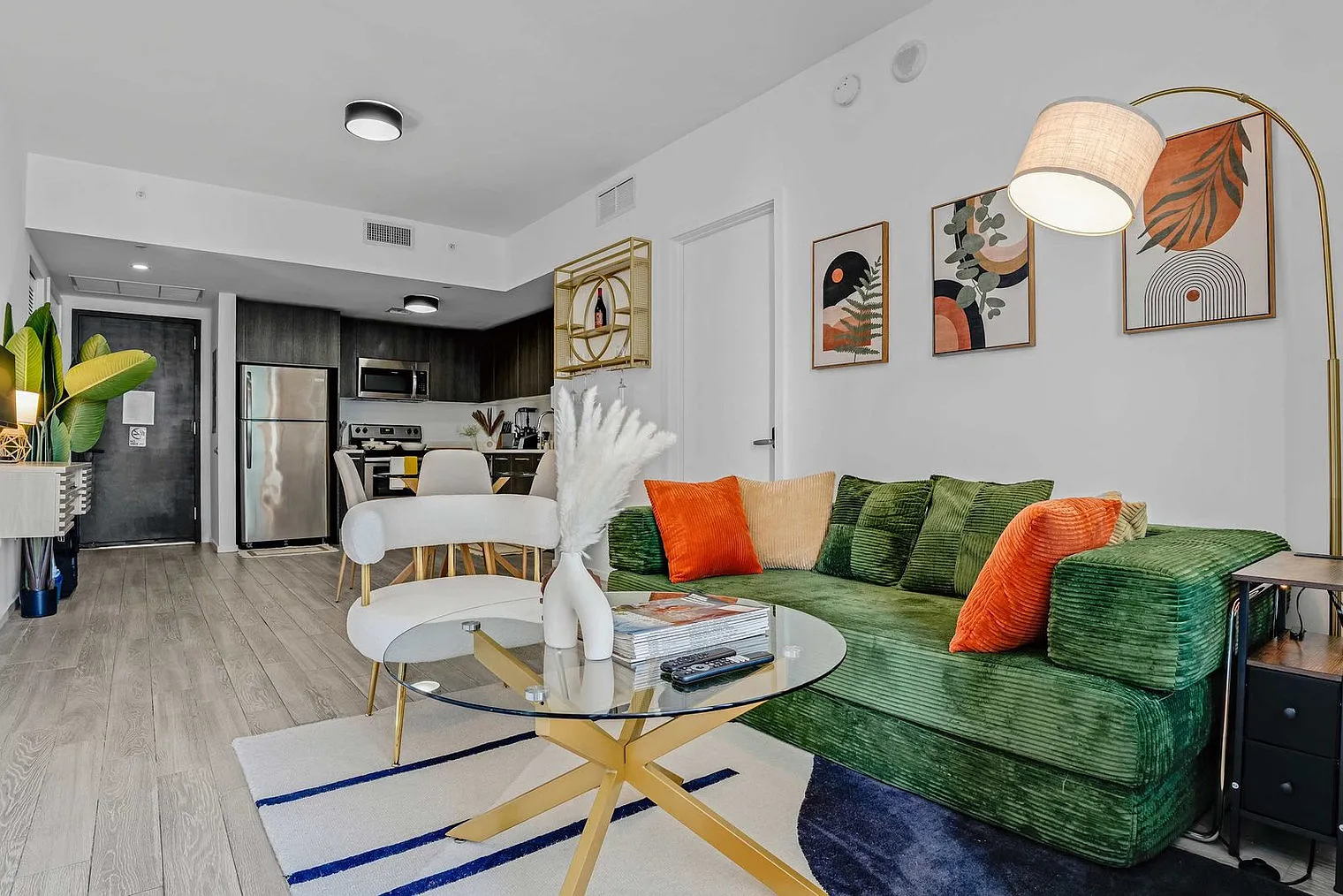 2 bed, 2.0 bath, 968 sqft, $13,468 — Photo 4