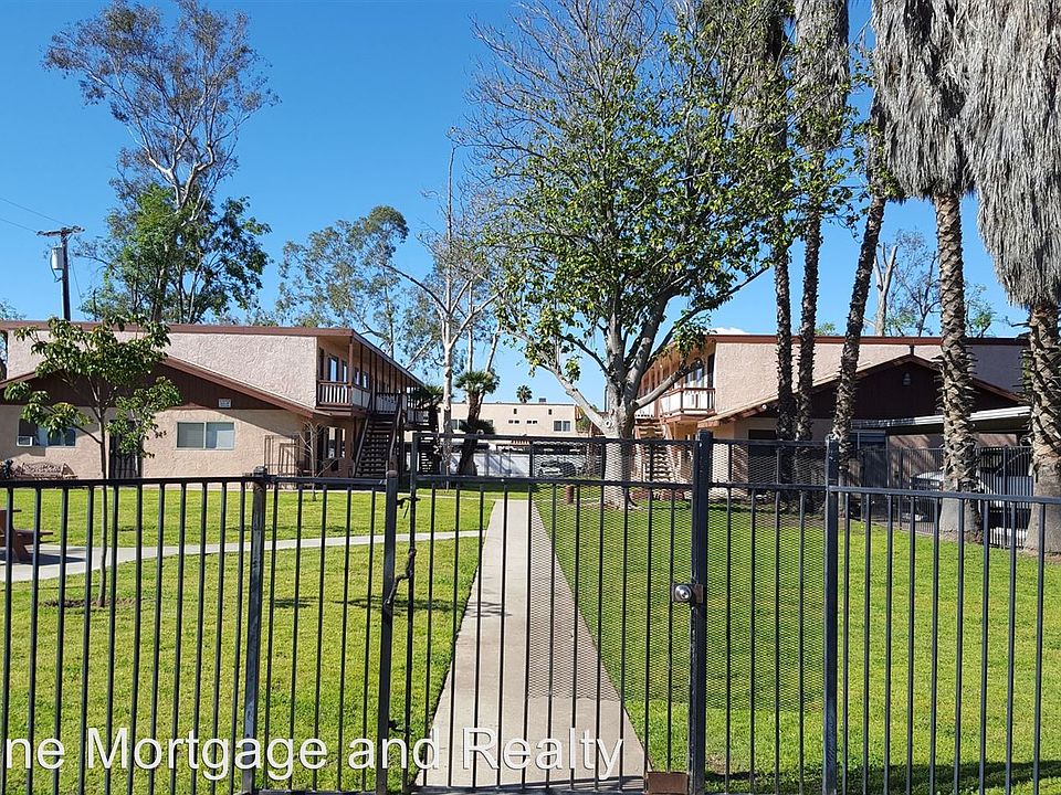 1st image of 925 Martin Dr