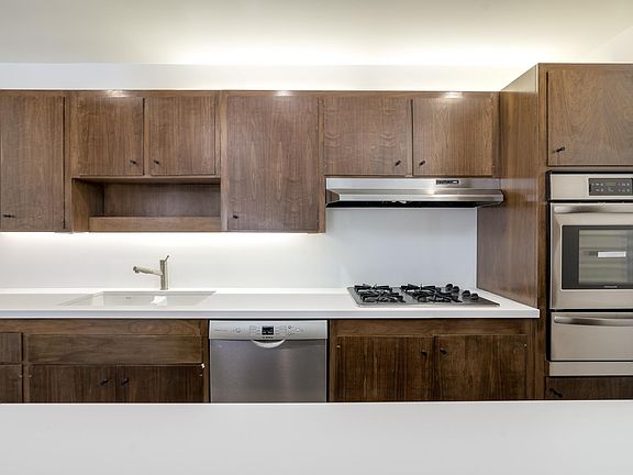 4th image of 1147 N Clark St APT 104