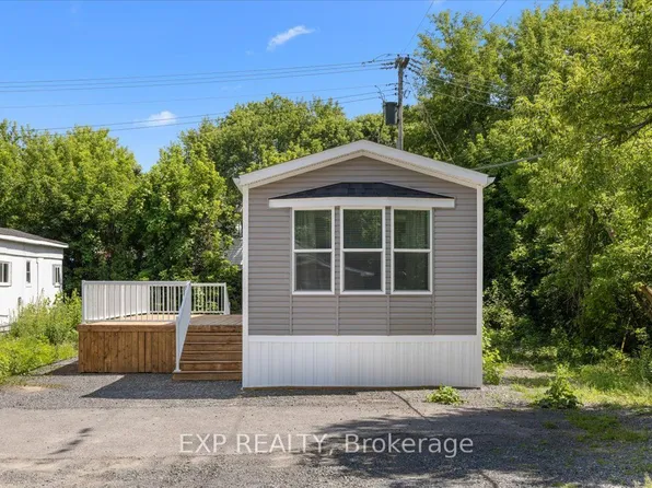 35 Vanier Rd, Ottawa, ON K2H 7P6