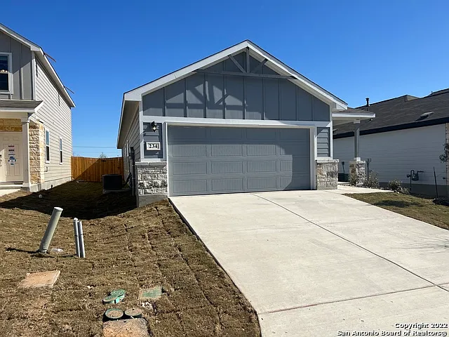 234 Jaycen Ln — Photo 2