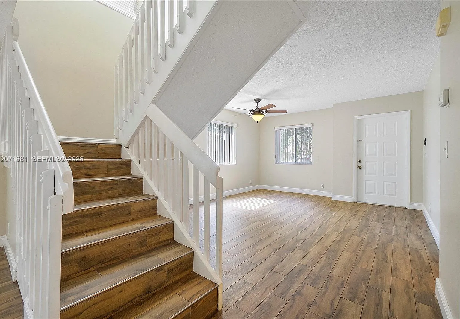 Coral Springs Village — Photo 4