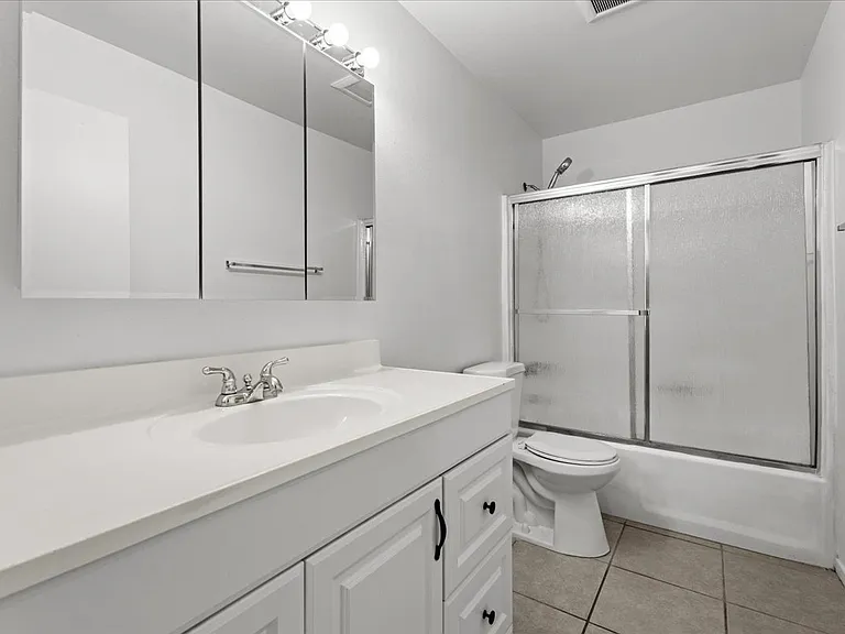 9660 Sepulveda Blvd #10 — Photo 16