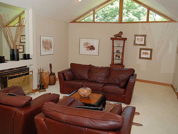 Living Room w/Gas Fireplace
