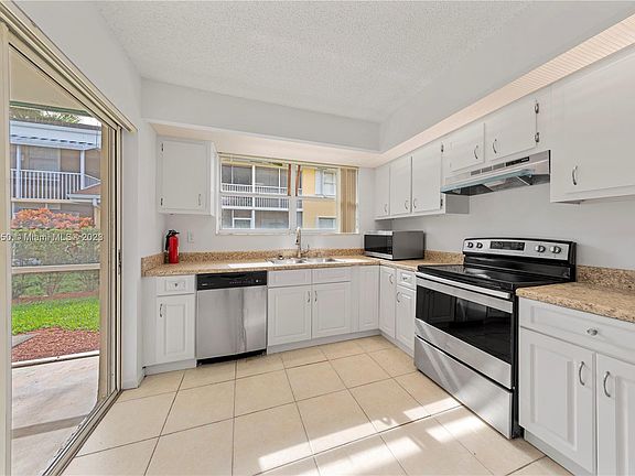 5th image of 2641 SE 21st Ct #101-D