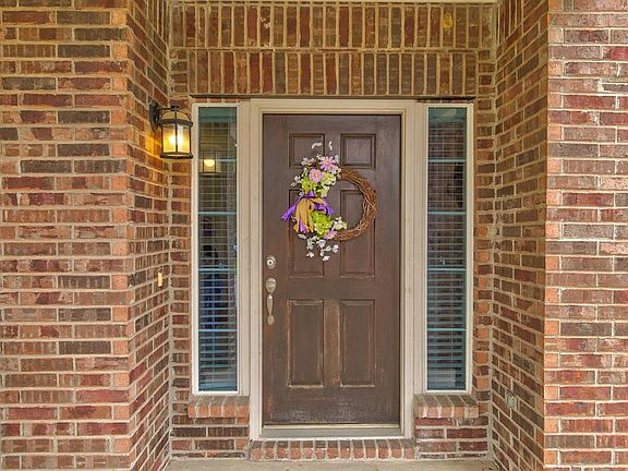 4th image of 9917 Voss Ave