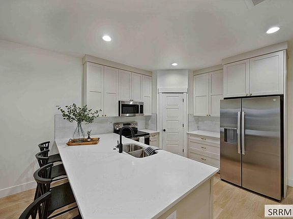 5th image of 1378 Gary Dr