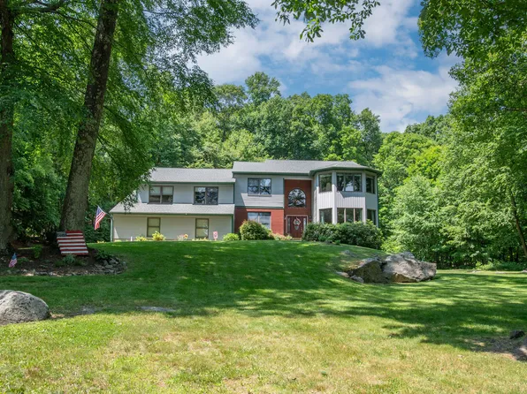 7 Douglas Lane, New Fairfield, CT 06812