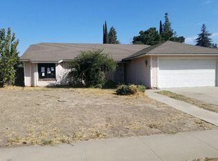 1190 N Jefferson St, Tulare, CA 93274