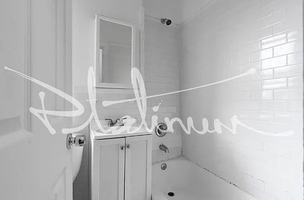 Rented by Platinum Forbes Global Properties | media 5