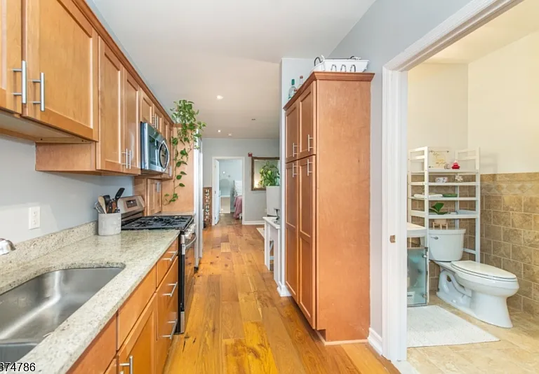 276 Chestnut St #1G — Photo 16