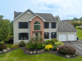 521 Martins Rd, Reading, PA 19608