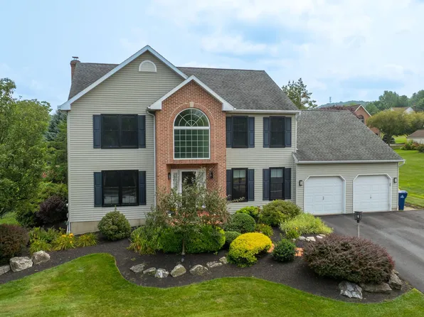 521 Martins Rd, Reading, PA 19608