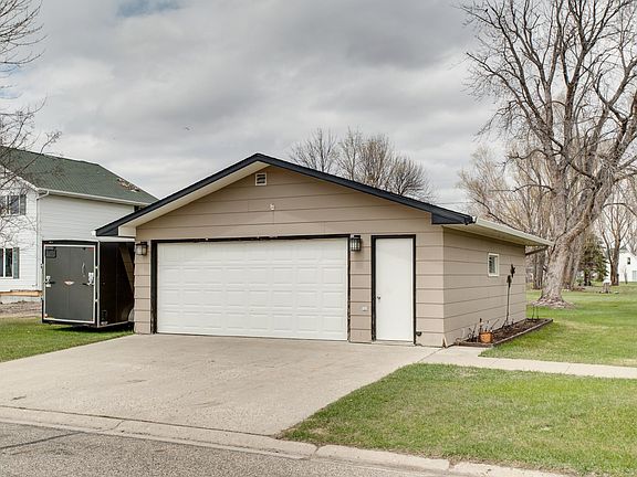 5th image of 209 2nd St