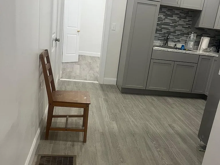 415 S 10th St #1 — Photo 3