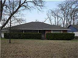 2nd image of 4810 Chantilly Ln