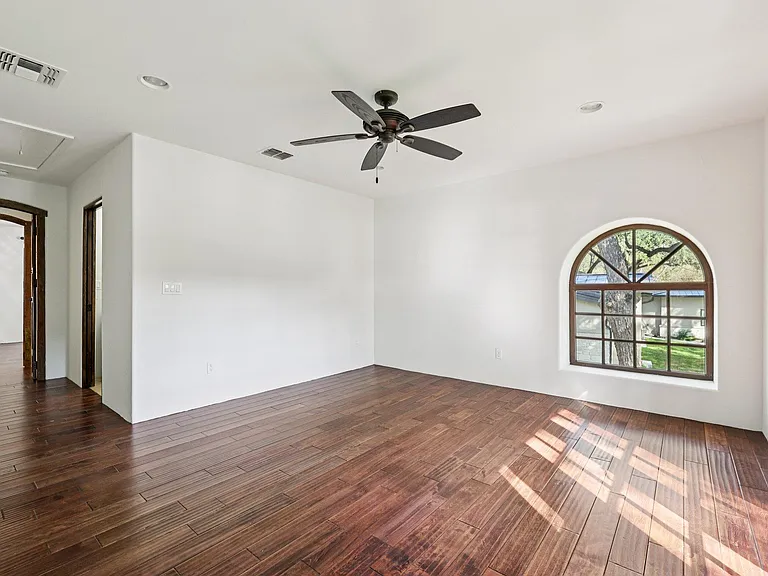 2706 Pearce Rd — Photo 21