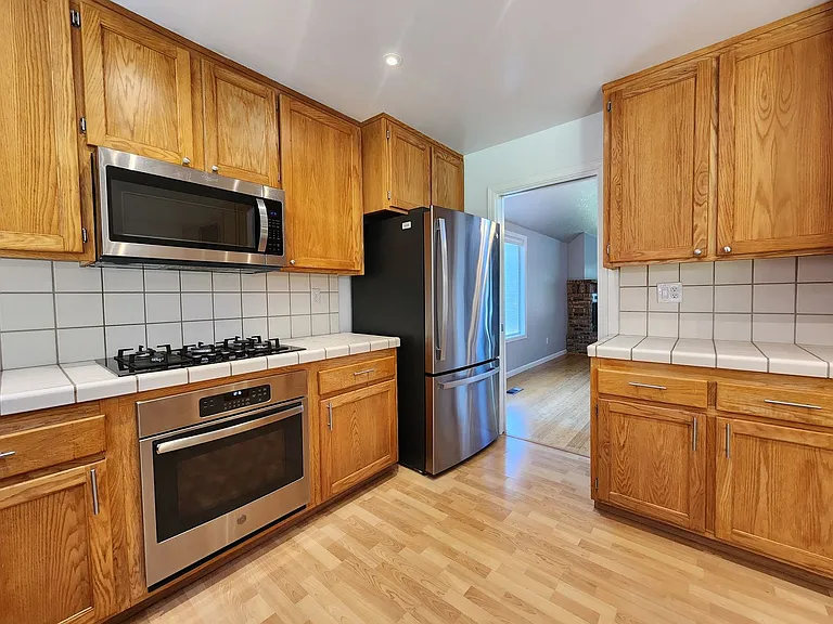 9609 Lord Dr — Photo 12
