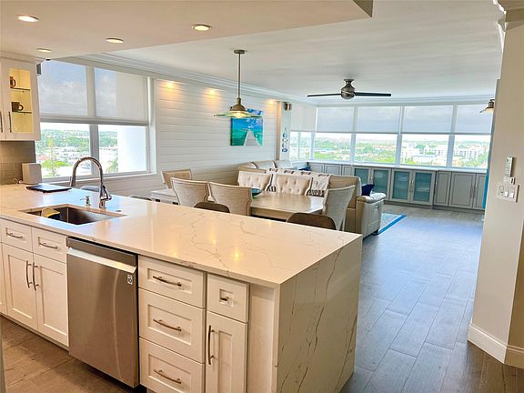 4th image of 800 SE 20th Avenue #1115
