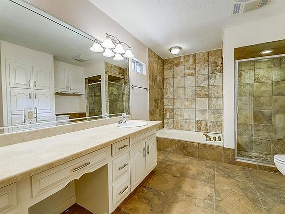 4th image of 8805 Hunters Glen Trl
