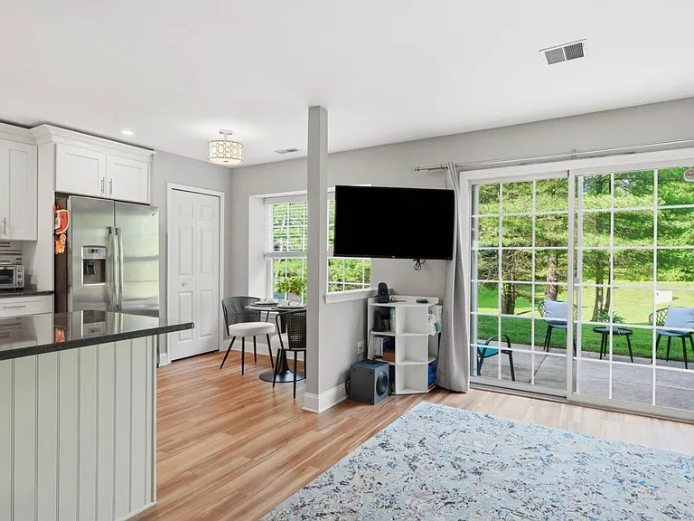 458 Jason Dr — Photo 8