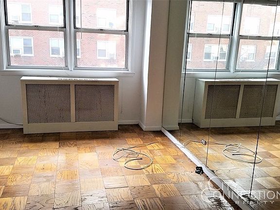 5th image of 245 E 35th St #C6