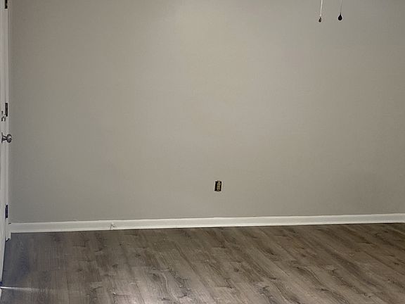 3rd image of 8727 Bellrose Ave #1