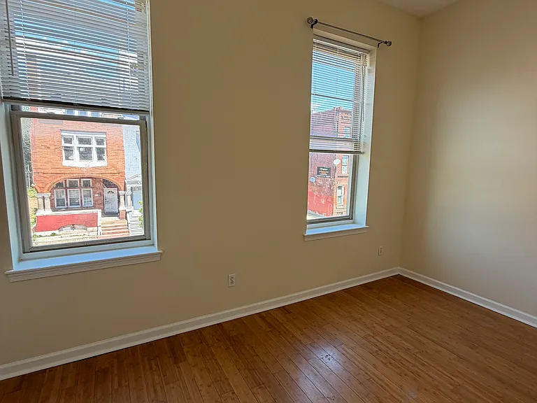 1928 W Diamond St #2 — Photo 18