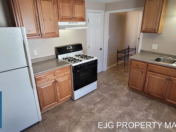 2nd image of 5 Denton St #6